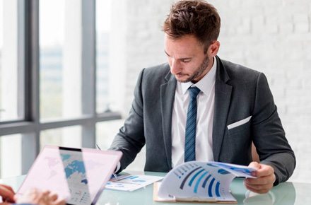 umin-licenciatura-finanzas-lef