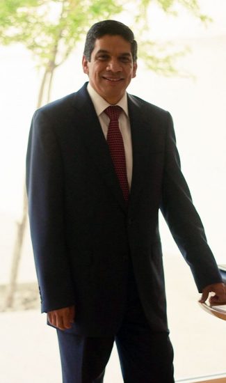 Dr. Roberto Rueda - Rector UMIN